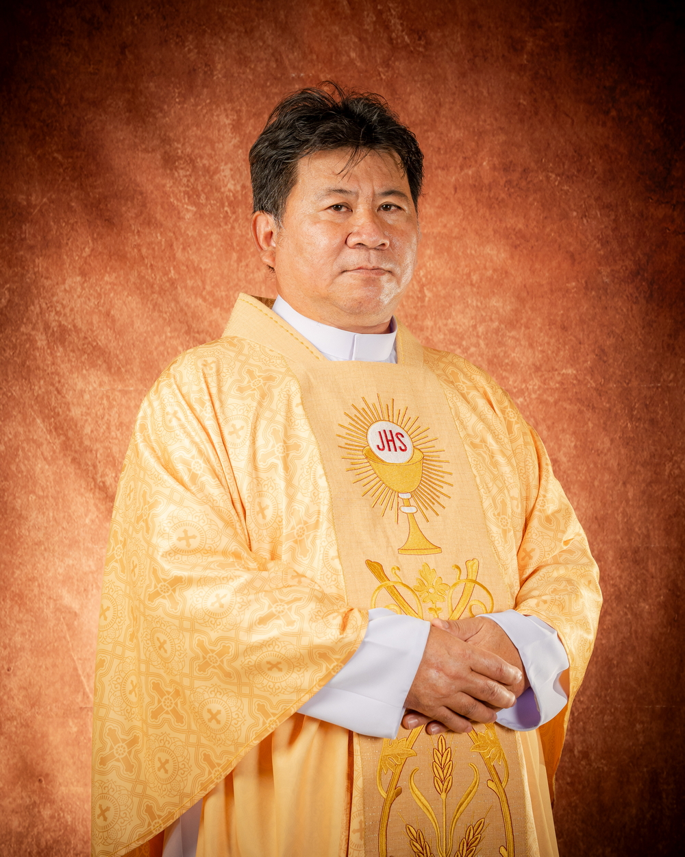 คุณพ่อลอเรนซ์ นิกร ประสูตร์แสงจันทร์