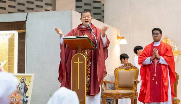 พิธีกรรมอุทิศแด่คุณพ่ออีเรเนอุส ดำรง บุญรติวงศ์ คืนที่ 3